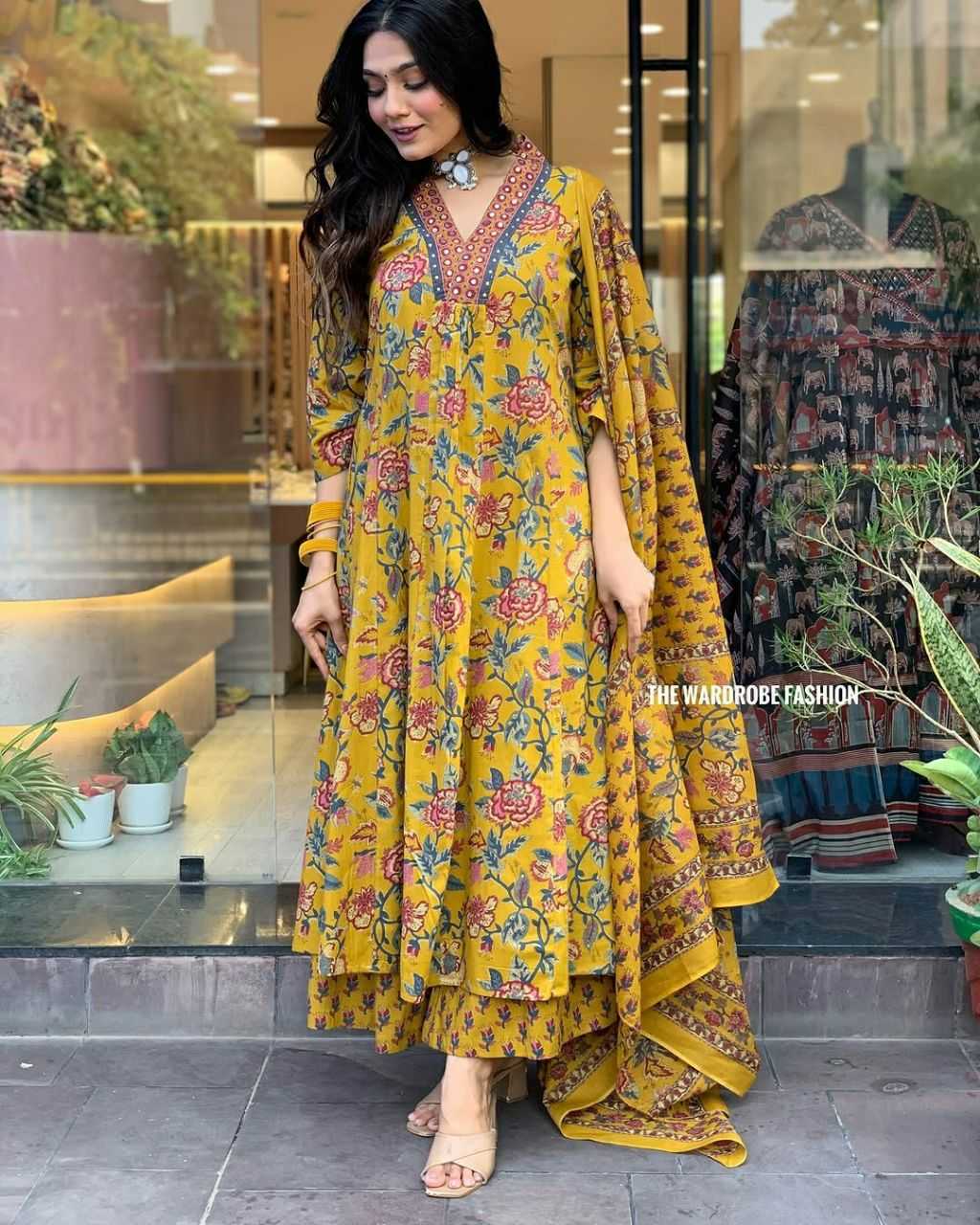Ynf Heavy Rayon RIN222 SI-237 Kurti Wholesale Designer Kurtis Printed Kurtis Rayon Kurtis Manufacturer