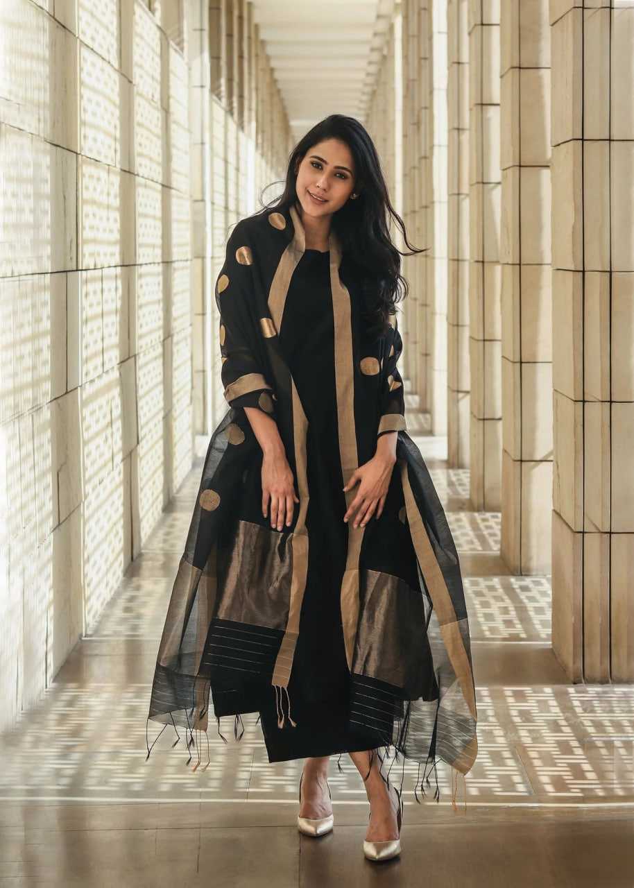Ynf Heavy Roman Silk KESH334 suidhaga Gowns Wholesale Fancy Gowns Anarkali Gown Black Gown Manufacturer
