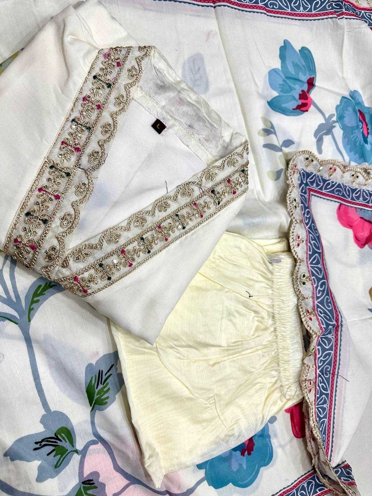 Ynf Muslin Silk RIN222 Wear Kurti Wedding Collections Festive Collections Wholesale Designer Kurtis Silk Kurtis Onam Collections Manufacturer