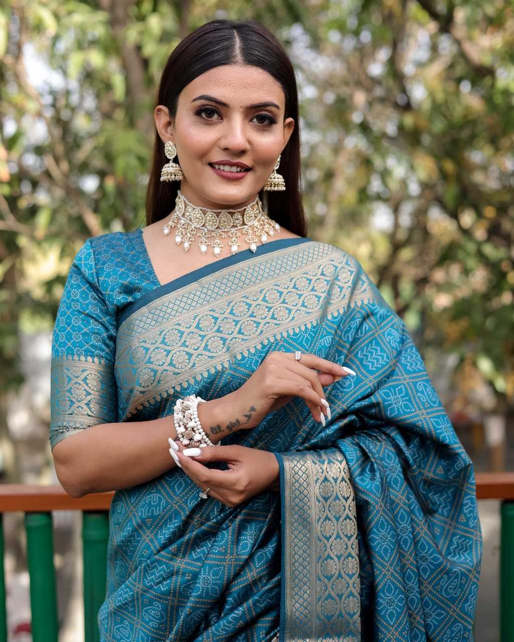 Ynf Patola Silk RIN144 AMRAPALI Silk Sarees Wedding Collections Festive Collections Wholesale Handloom Sarees Patola Sarees Zari Border Silk Sarees Manufacturer