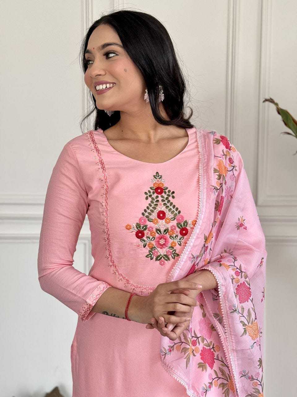 Ynf Rayon RIN222 NEW-2 Kurti Wholesale Designer Kurtis Rayon Kurtis Embroidered Kurtis Manufacturer