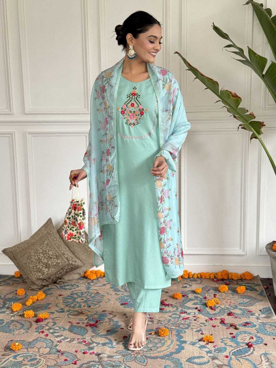 Ynf Rayon RIN222 NEW-2 Kurti Wholesale Designer Kurtis Rayon Kurtis Embroidered Kurtis Manufacturer