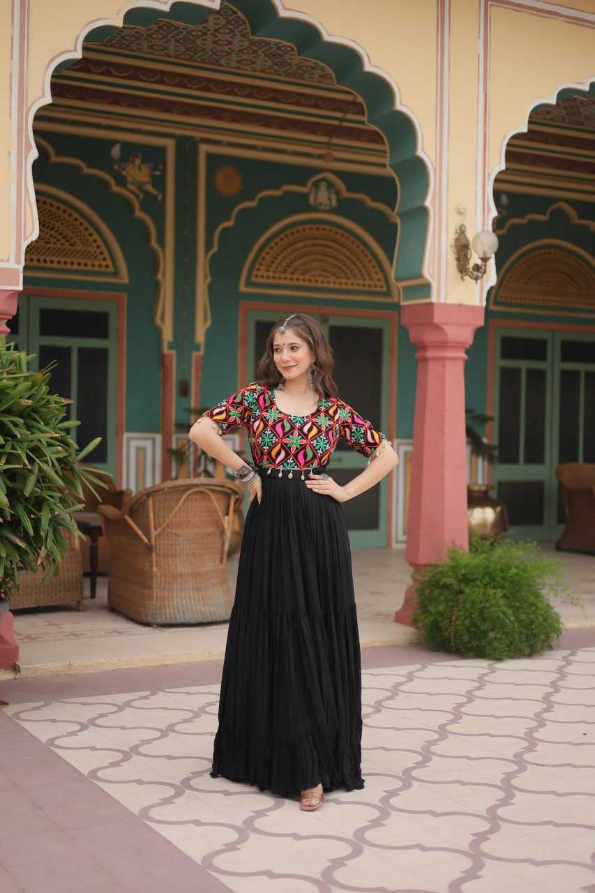 Ynf Reyon Cotton KESH491 9188 Gowns Wholesale Embroidery Gowns Long Gowns Black Gown Manufacturer