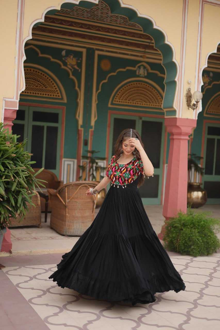Ynf Reyon Cotton KESH491 9188 Gowns Wholesale Embroidery Gowns Long Gowns Black Gown Manufacturer