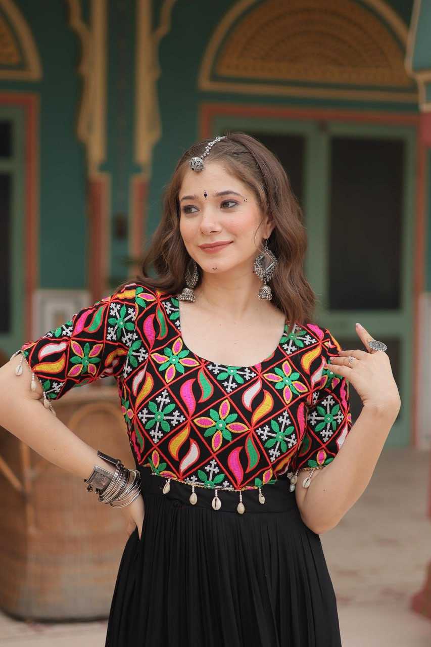 Ynf Reyon Cotton KESH491 9188 Gowns Wholesale Embroidery Gowns Long Gowns Black Gown Manufacturer