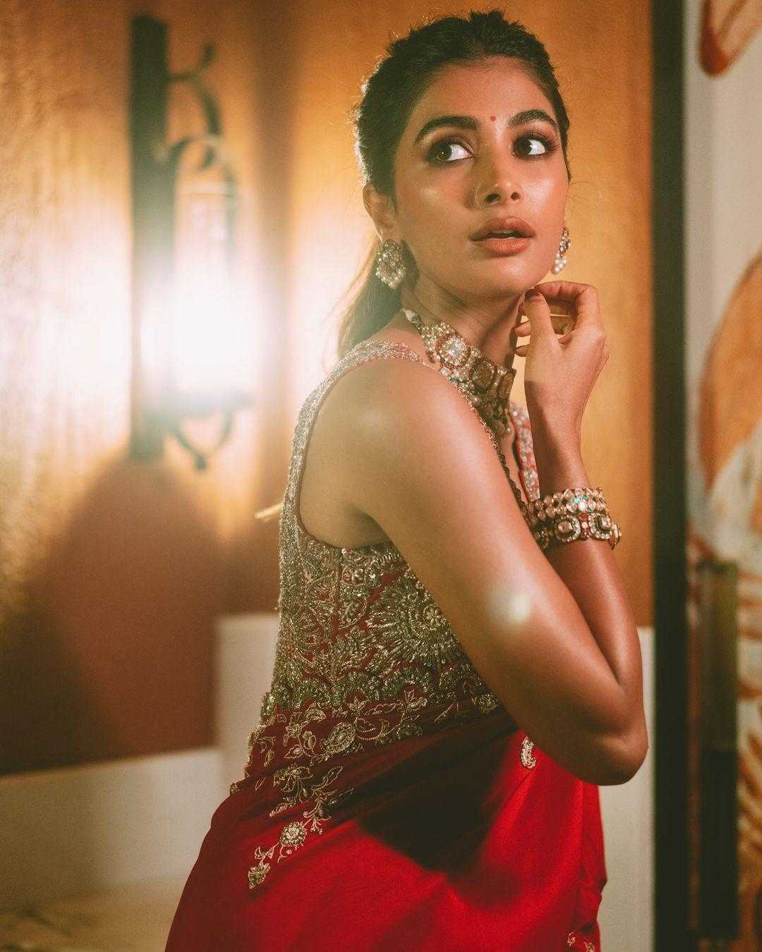 Ynf Silk RIN164 inspired Silk Sarees Wedding Collections Wholesale Designer Silk Sarees Silk Sarees For Weddings Embroidered Silk Sarees Manufacturer
