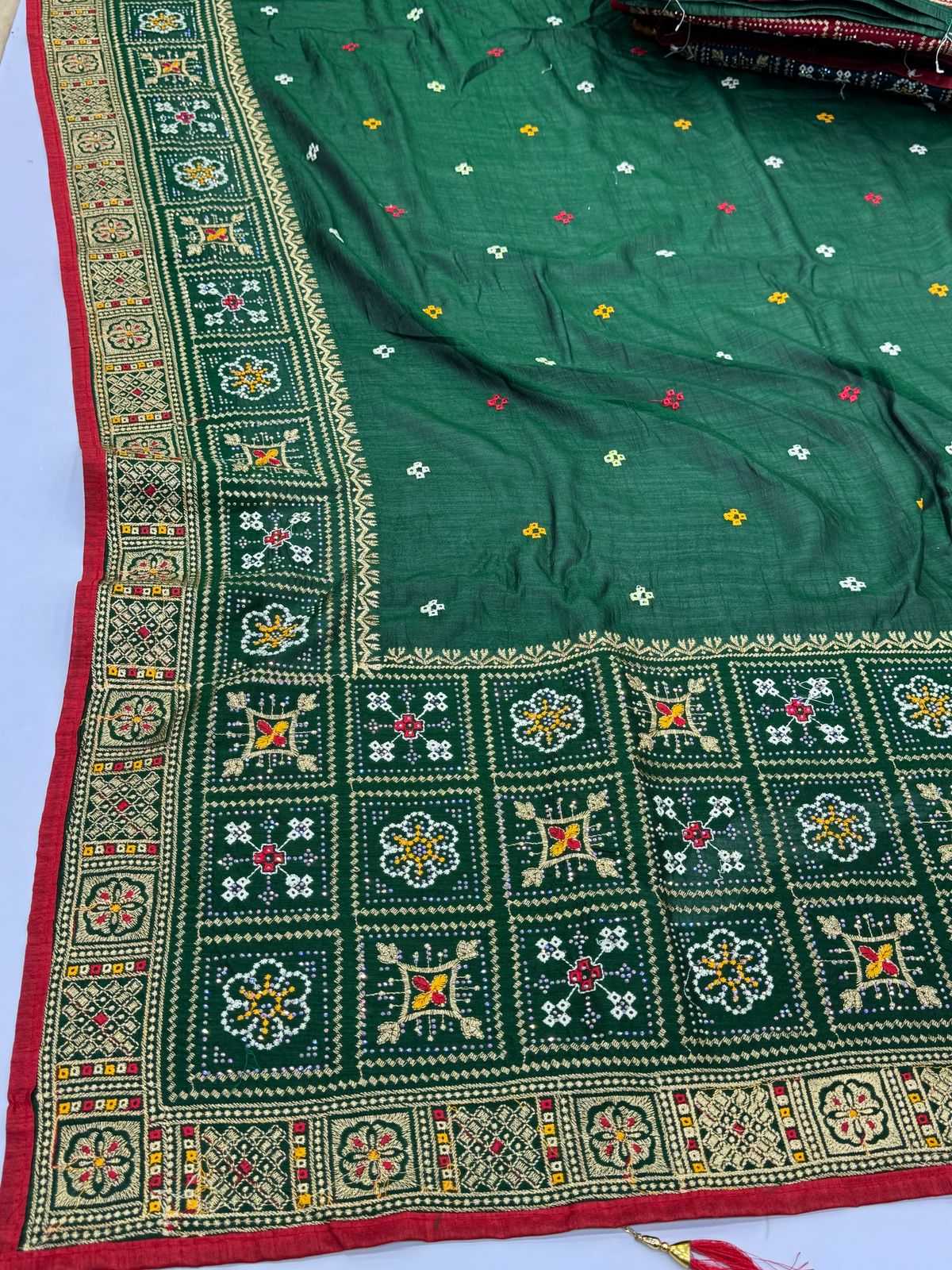 Ynf Vichitra Silk KESH114 3704 Silk Sarees Wedding Collections Festive Collections Wholesale Designer Silk Sarees Silk Sarees For Weddings Silk Sarees With Stone Work Manufacturer