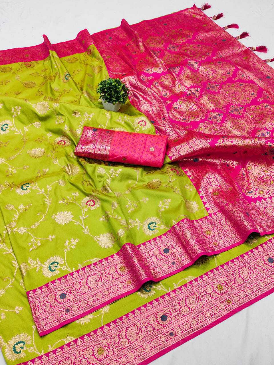 Ynf Banarasi Soft Silk RIN150 Banarasi-3 Sarees Silk Sarees Festive Collections Wholesale Banarasi Silk Sarees Traditional Silk Sarees Silk Sarees With Blouse Manufacturer