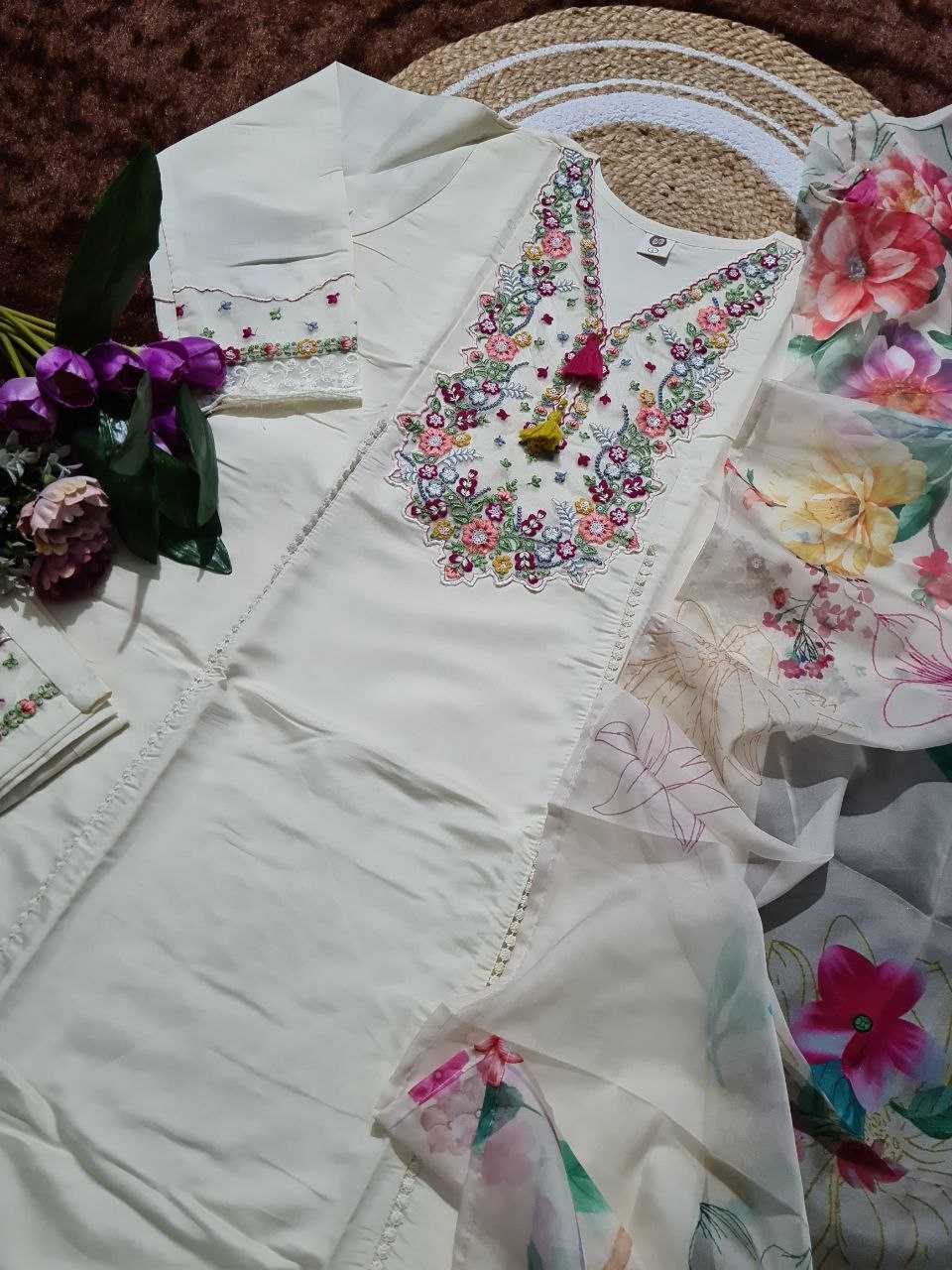 Ynf Chanderi Silk KESH523 04 Suits & Dresses Wholesale Embroidery Suits Chanderi Suit White Salwar Suit Manufacturer