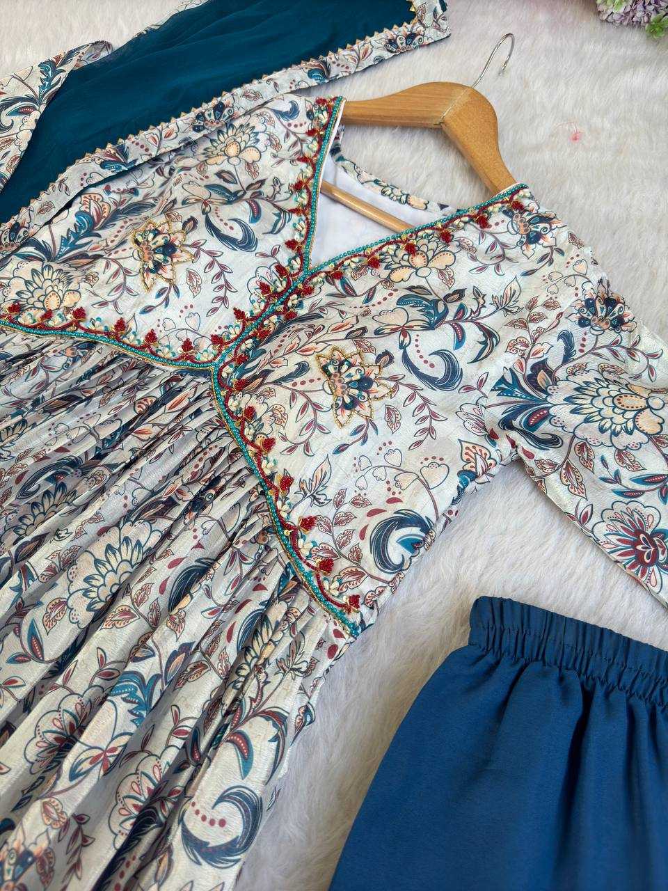Ynf Chiffon KESH513 445 Suits & Dresses Wholesale Ladies Suits Alia Cut Suits Designer Suits Manufacturer
