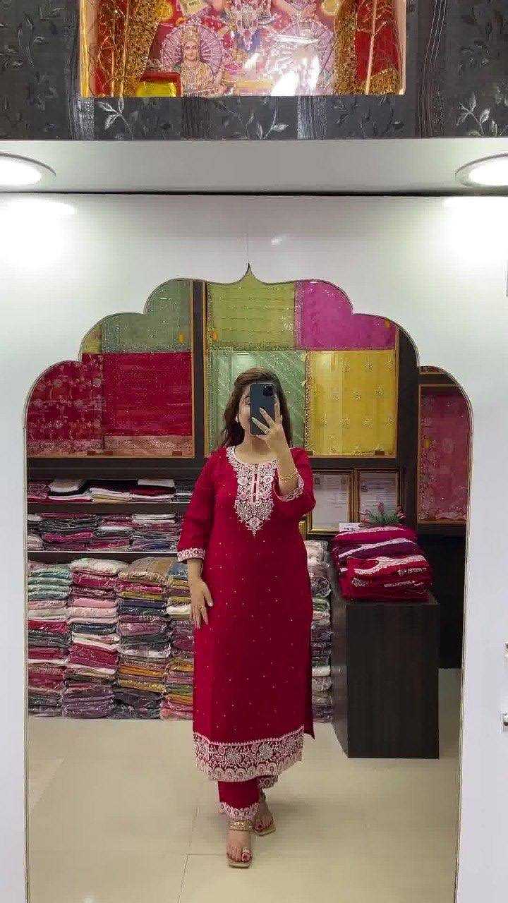 Ynf Chinon KESH526 G72 Kurti Wholesale Designer Kurtis Fancy Kurti Embroidered Kurtis Manufacturer