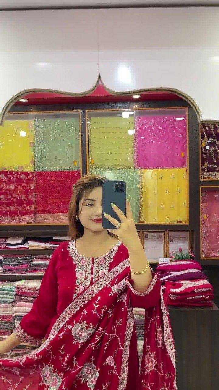 Ynf Chinon KESH526 G72 Kurti Wholesale Designer Kurtis Fancy Kurti Embroidered Kurtis Manufacturer