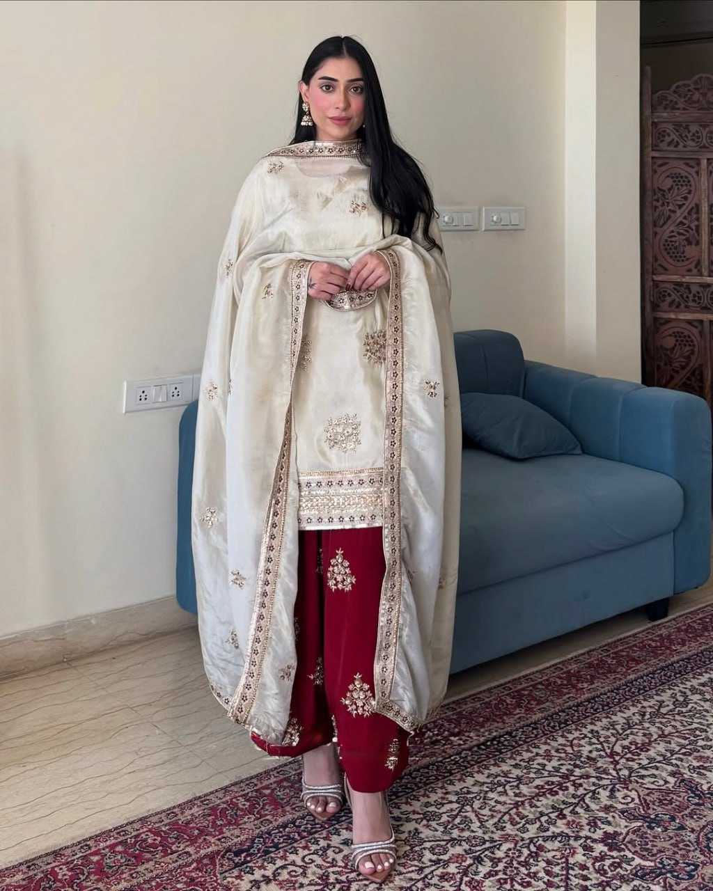 Ynf Chinon RIN232 66 Suits & Dresses Wedding Collections Festive Collections Wholesale Designer Suits Embroidered Suits Wedding Outfits Manufacturer