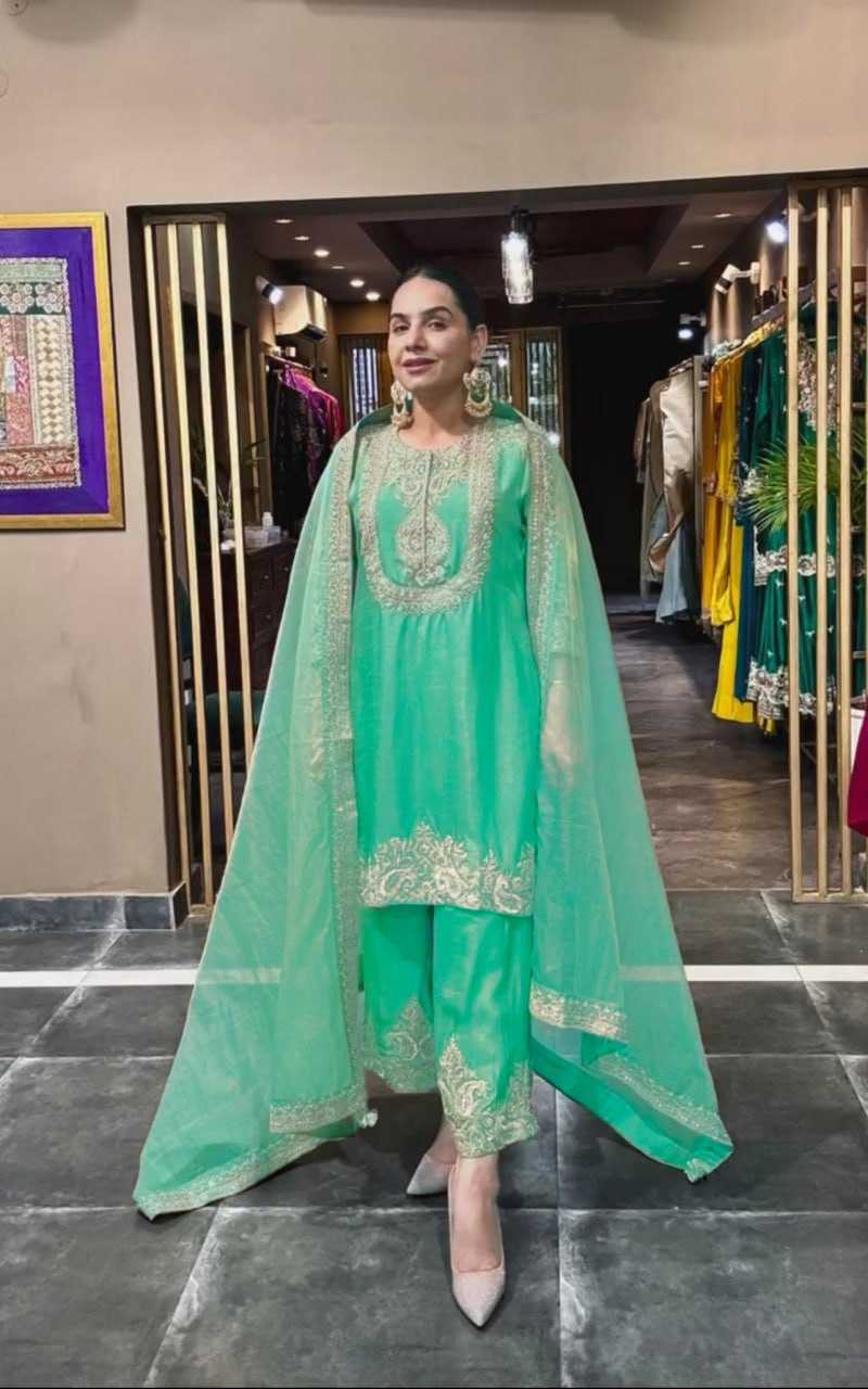 Ynf Chinon RIN232 75 Suits & Dresses Wedding Collections Festive Collections Wholesale Designer Suits Embroidered Suits Wedding Outfits Manufacturer