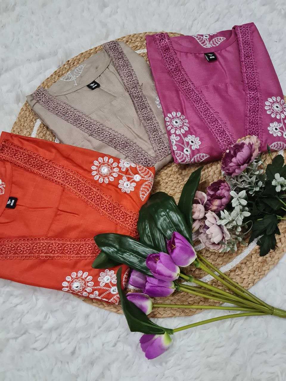 Ynf Cotton KESH529 TANVI Kurti Wholesale Casual Kurtis Festive Kurtis Party Wear Kurtis Embroidered Kurtis V-Neck Kurtis Manufacturer