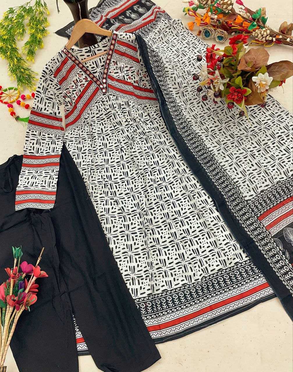 Ynf Cotton KESH536 LATEST Kurti Wholesale Festive Kurtis Anarkali Kurtis Fancy Kurti Manufacturer
