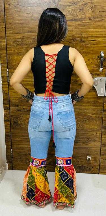 Ynf Cotton RIN227 AWY Readymade Blouses Wholesale Sequence Embroidery Blouse Sleeveless Blouse Embroidered Blouses Fashion Blouse Manufacturer