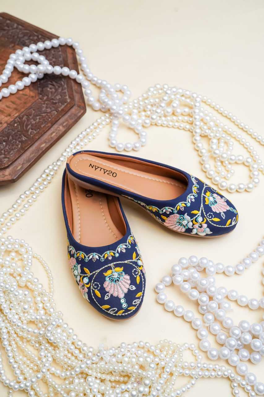Ynf Fancy RIN188 Juti3 Women Ethnic Footwear Wholesale Designer Juttis Denim Embroidered Juttis Casual Ethnic Footwear Manufacturer