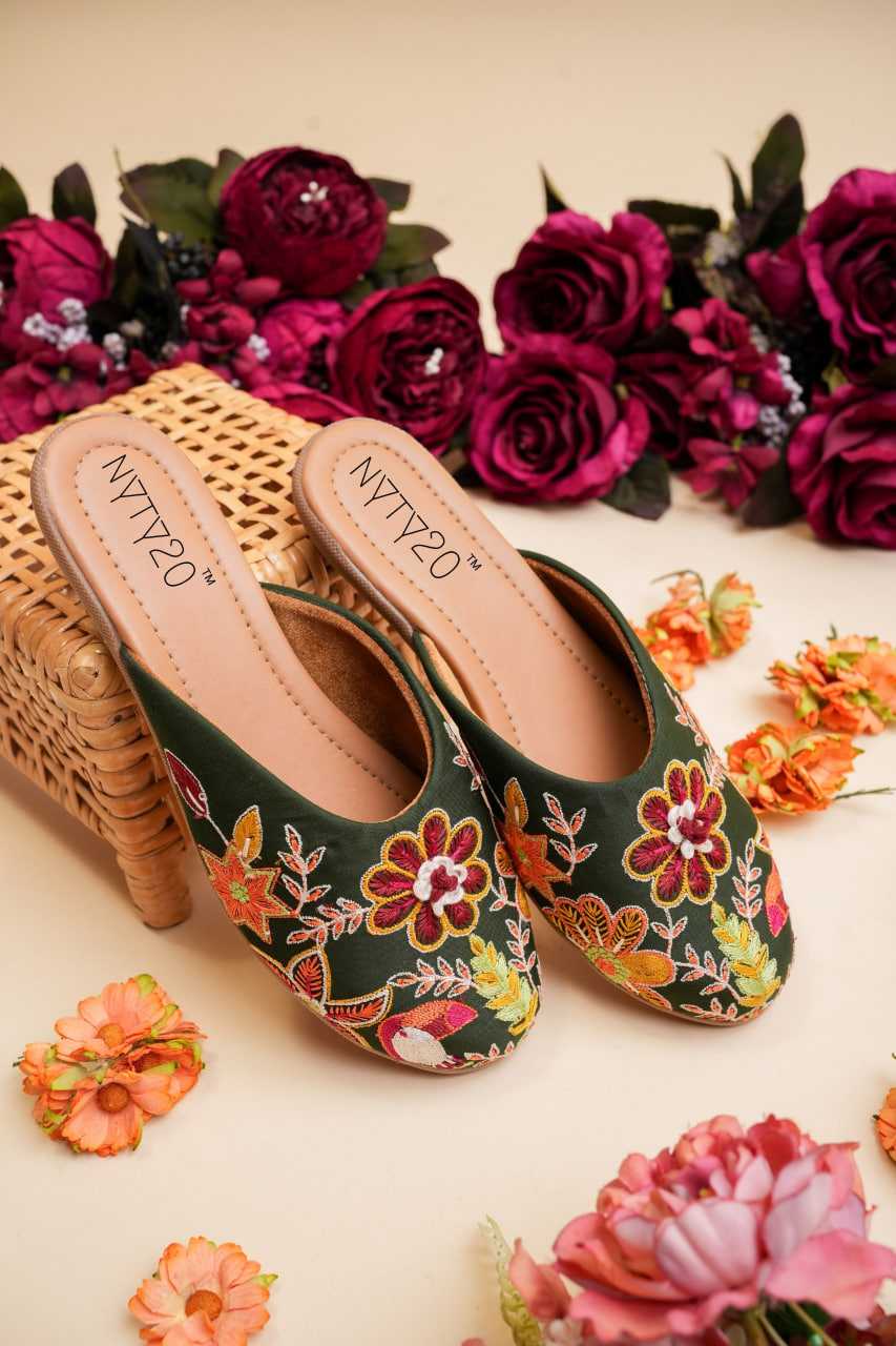 Ynf Fancy RIN188 Juti4 Women Ethnic Footwear Wholesale Designer Juttis Denim Embroidered Juttis Casual Ethnic Footwear Manufacturer