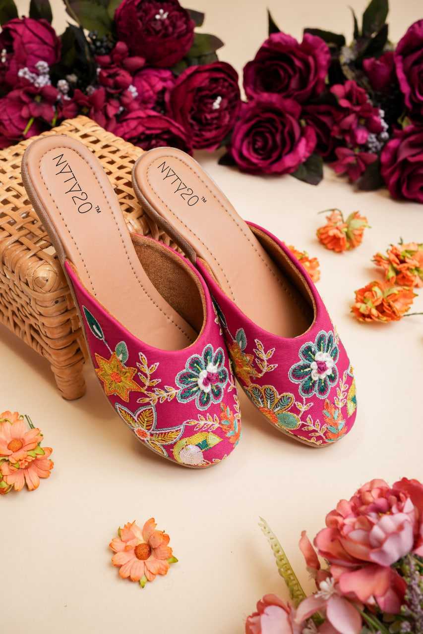 Ynf Fancy RIN188 Juti4 Women Ethnic Footwear Wholesale Designer Juttis Denim Embroidered Juttis Casual Ethnic Footwear Manufacturer