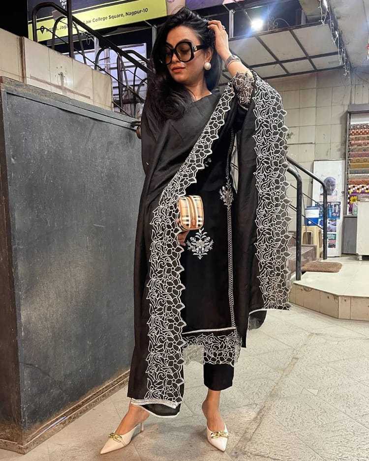 Ynf Fancy RIN222 BS-74 Suits & Dresses Wholesale Embroidery Suits Party wear suits Designer Suits Manufacturer