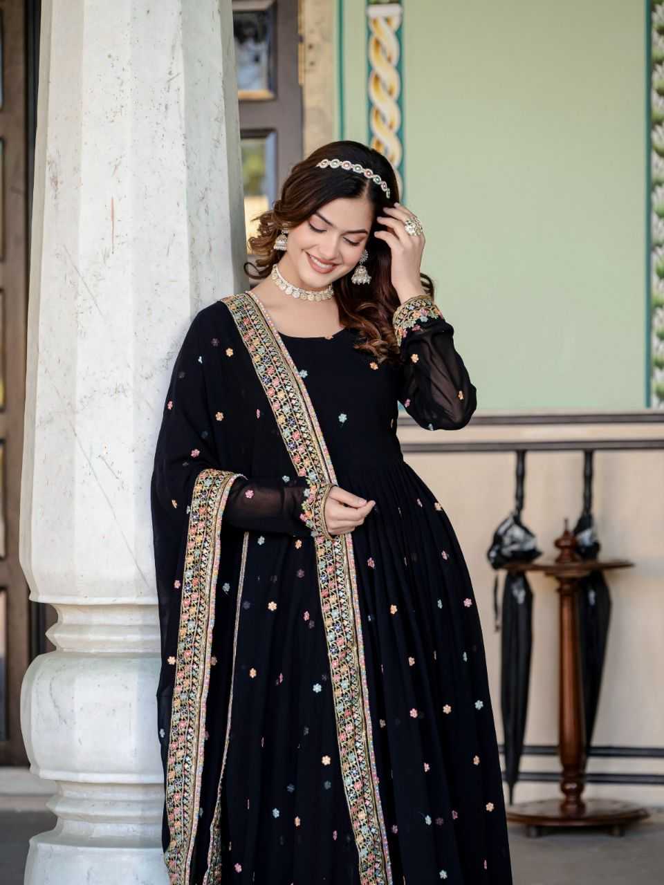 Ynf Georgette KESH507 1020 Gowns Wholesale Embroidery Gowns Georgette Gown Black Gown Manufacturer