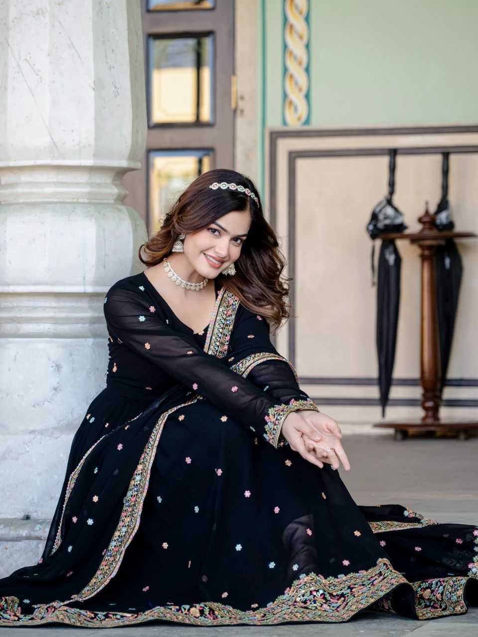 Ynf Georgette KESH507 1020 Gowns Wholesale Embroidery Gowns Georgette Gown Black Gown Manufacturer