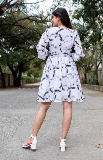 Ynf Heavy Crepe KESH559 WHITE Suits & Dresses Western Wears Festive Collections Wholesale Indo Western Dresses Tops Party Wear Dresses Manufacturer