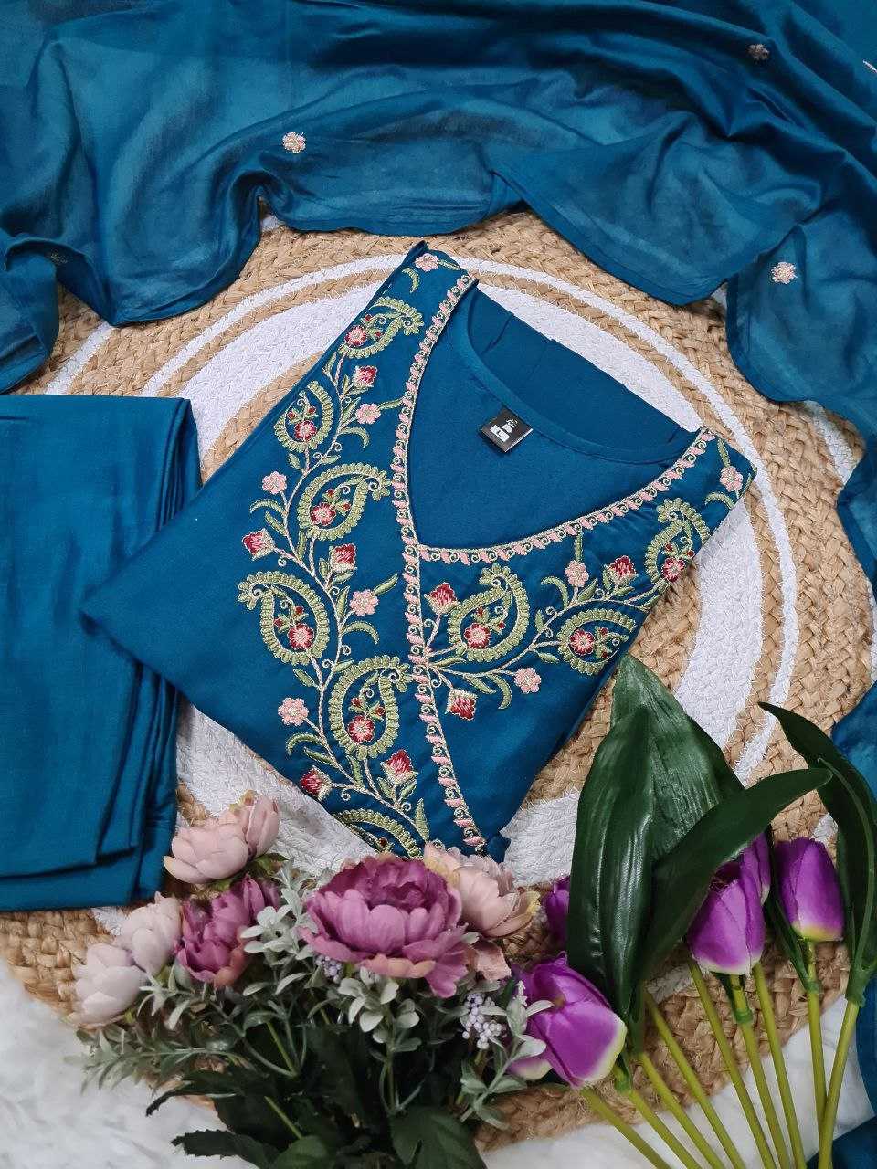 Ynf Heavy Parampara KESH529 CHARMI Suits & Dresses Wholesale Ladies Suits Embroidery Suits Party wear suits Manufacturer