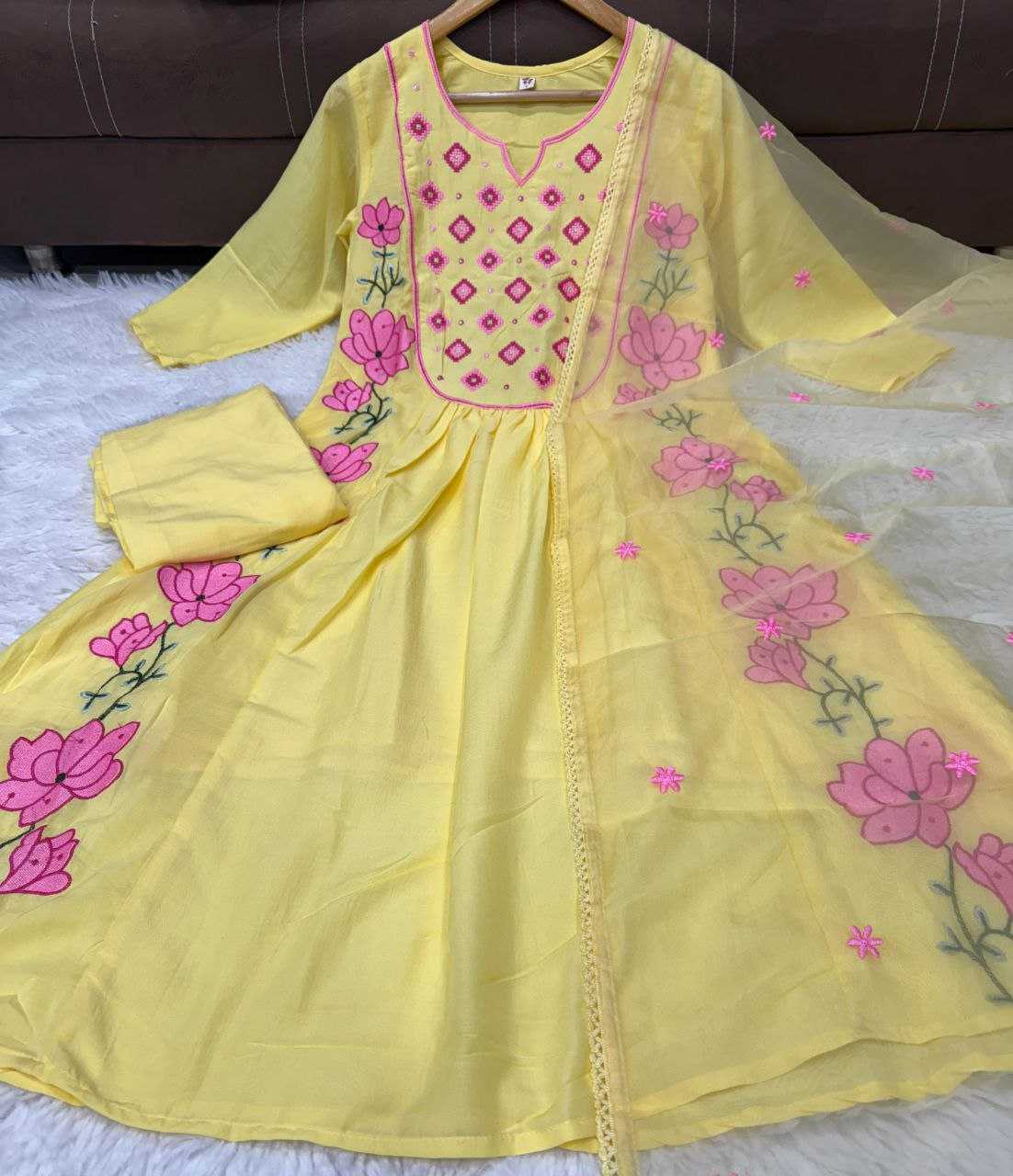 Ynf Heavy Parampara RIN217 330 Suits & Dresses Wedding Collections Festive Collections Wholesale Embroidery Suits Ladies Silk Suit Party Wear Dresses Manufacturer