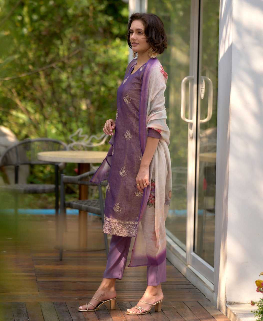Ynf Heavy Roman Silk KESH507 JAINIL Suits & Dresses Wholesale Embroidery Suits Party wear suits Silk Suits Manufacturer