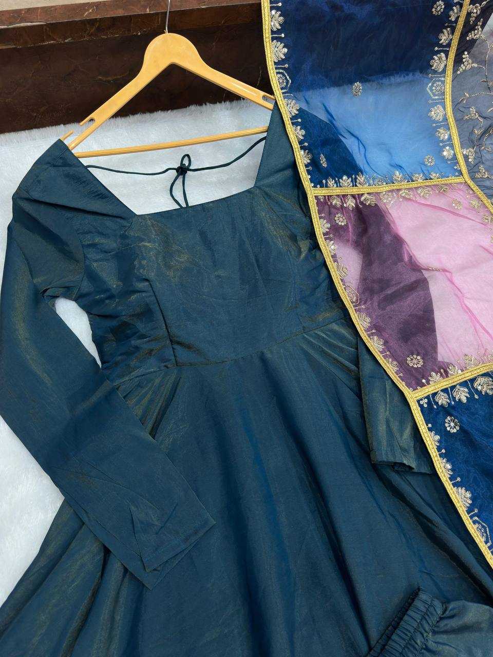 Ynf Heavy Roman Silk KESH533 5113 Gowns Wholesale Fancy Gowns Anarkali Gown Long Gowns Manufacturer