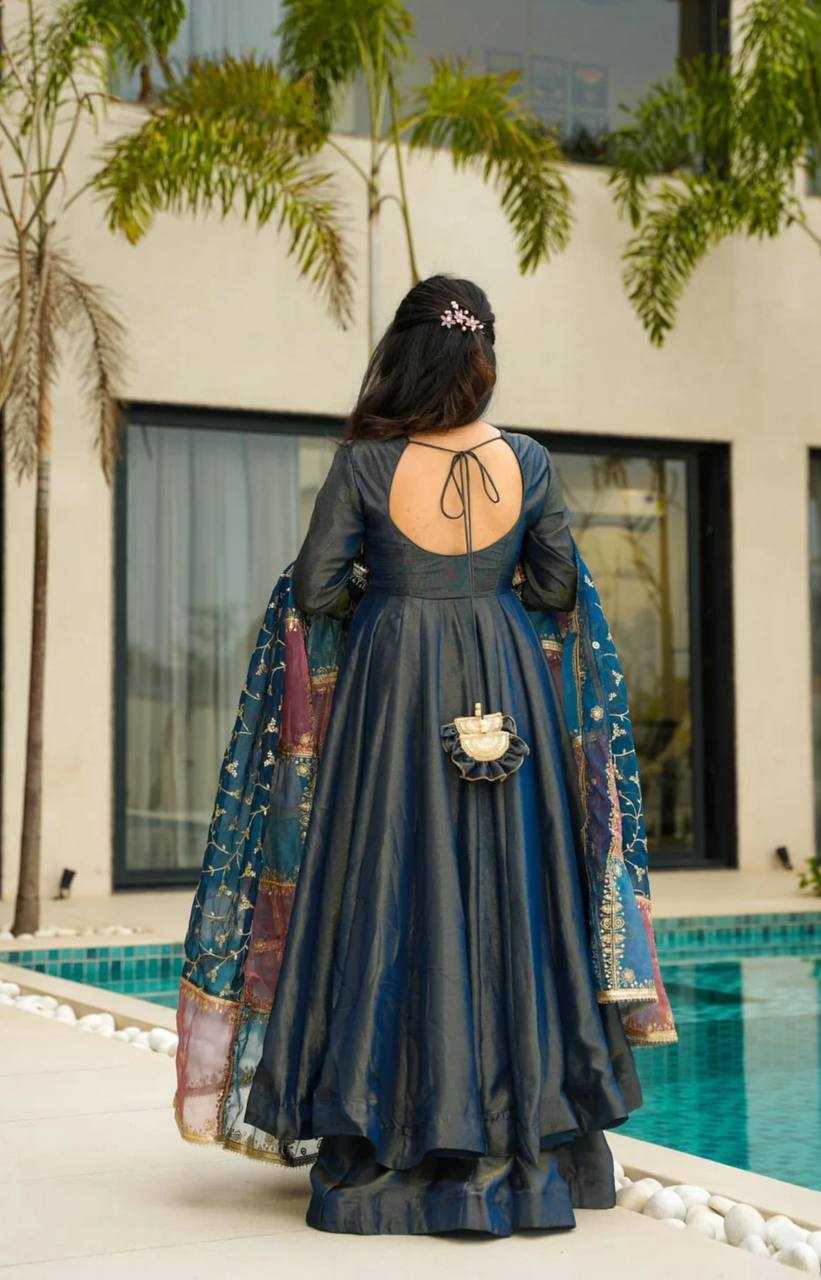 Ynf Heavy Roman Silk KESH533 5113 Gowns Wholesale Fancy Gowns Anarkali Gown Long Gowns Manufacturer