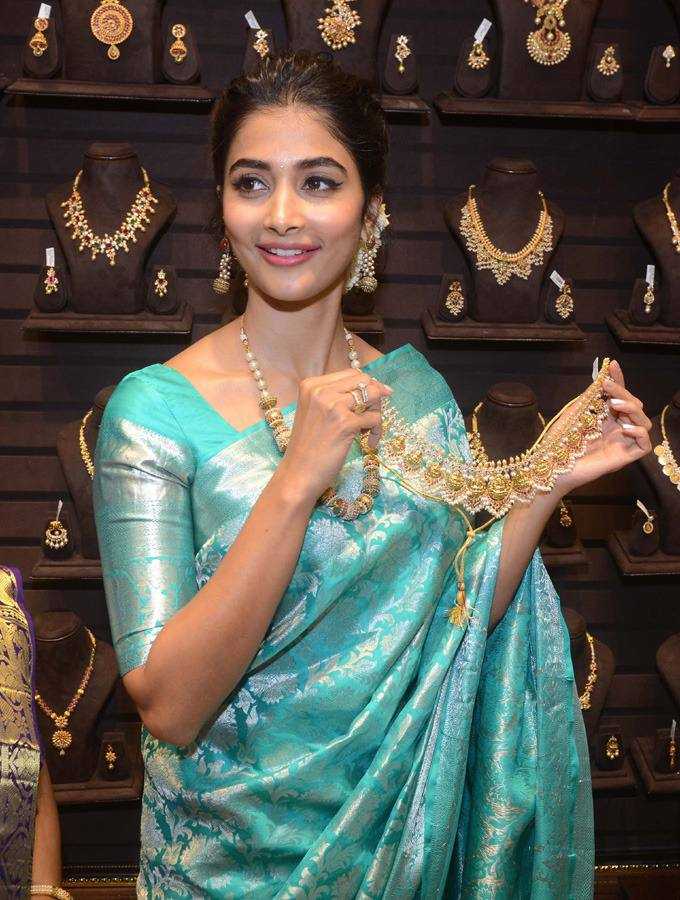 Ynf Lichi Silk KESH551 068 Silk Sarees Bollywood Collections Wholesale Designer Silk Sarees Pooja Hedge Manufacturer