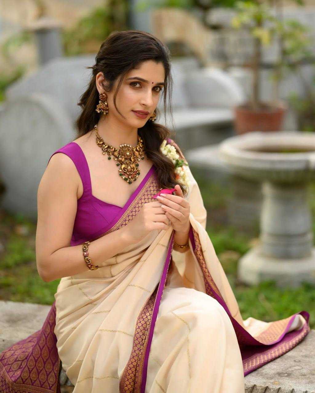 Ynf Lichi Silk KESH551 235 Silk Sarees Wholesale Silk Sarees With Contrast Pallu Manufacturer