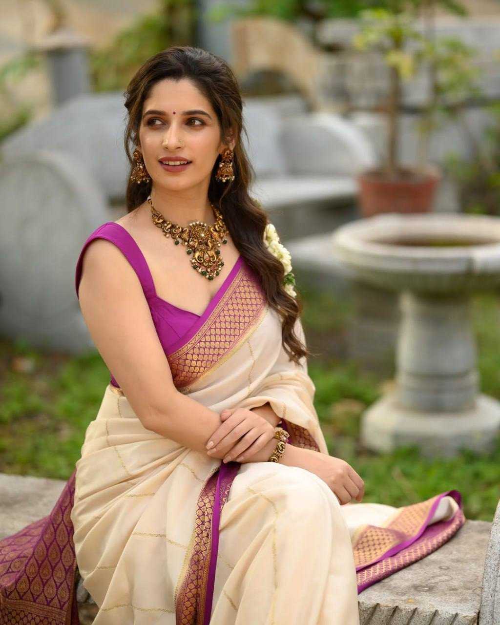 Ynf Lichi Silk KESH551 235 Silk Sarees Wholesale Silk Sarees With Contrast Pallu Manufacturer
