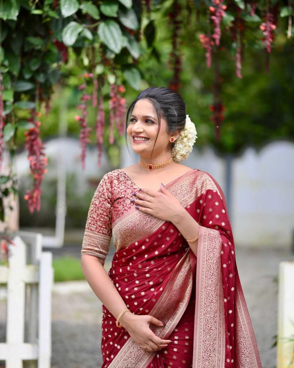 Ynf Lichi Silk RIN219 1890 Silk Sarees Wholesale Banarasi Silk Sarees Traditional Silk Sarees Banarasi Silk Sarees With Zari Work Manufacturer