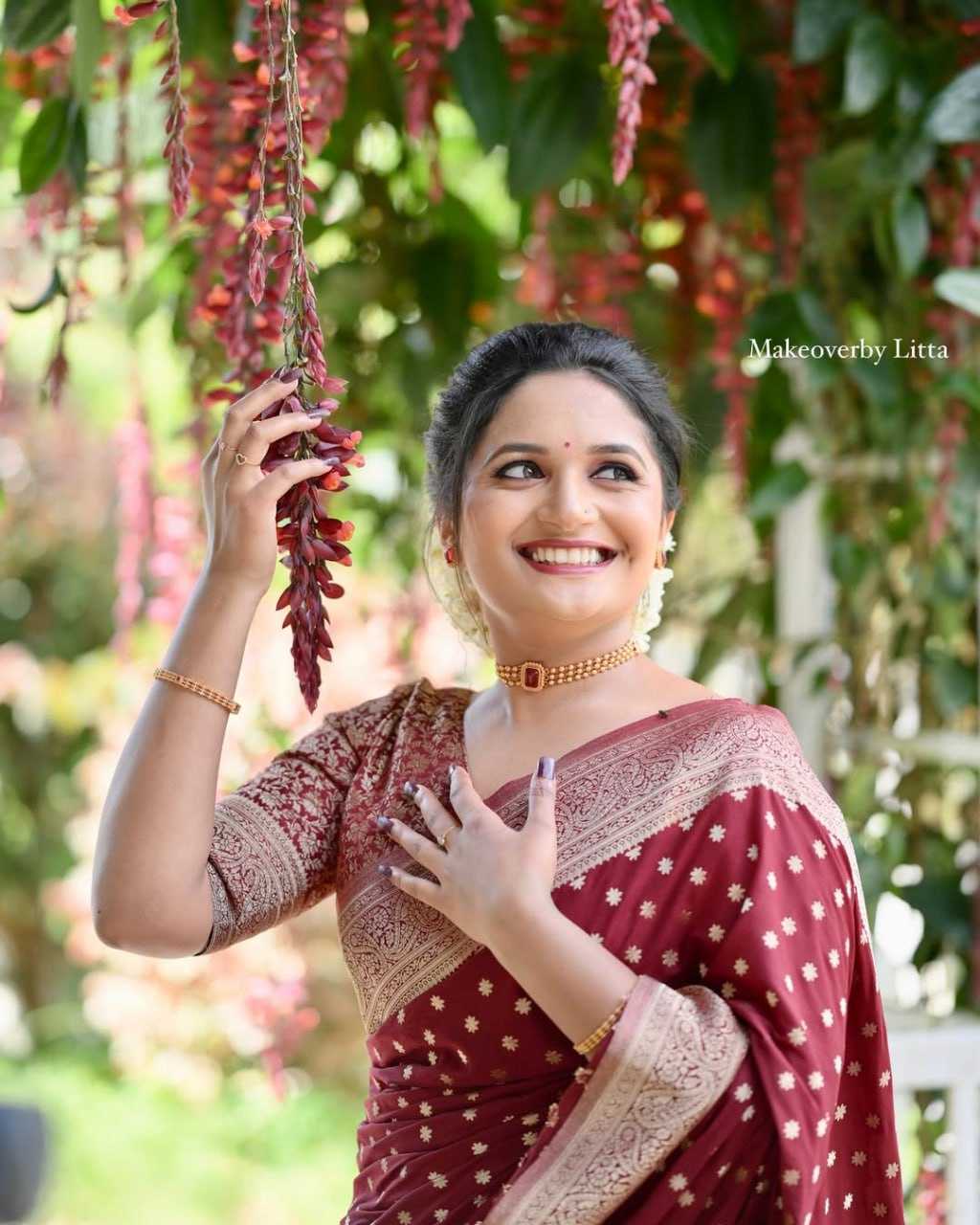 Ynf Lichi Silk RIN219 1890 Silk Sarees Wholesale Banarasi Silk Sarees Traditional Silk Sarees Banarasi Silk Sarees With Zari Work Manufacturer