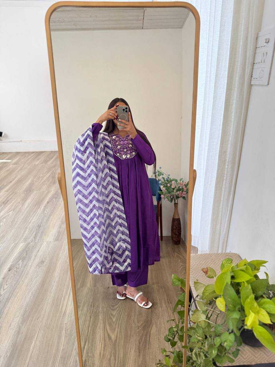 Ynf Muslin Silk KESH513 471 Gowns Wholesale Party Wear Gowns Designer Gowns Silk Gowns Manufacturer