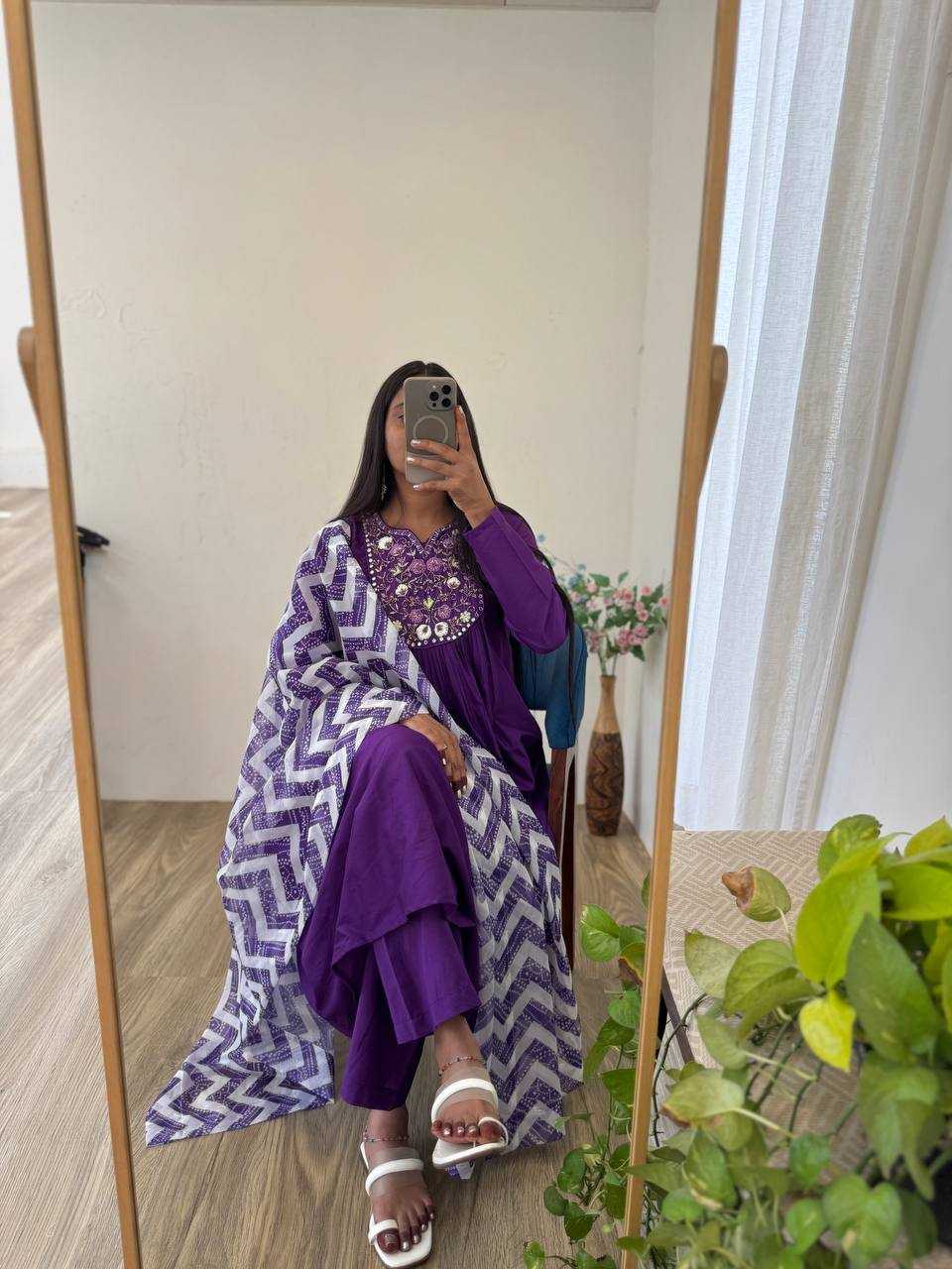 Ynf Muslin Silk KESH513 471 Gowns Wholesale Party Wear Gowns Designer Gowns Silk Gowns Manufacturer