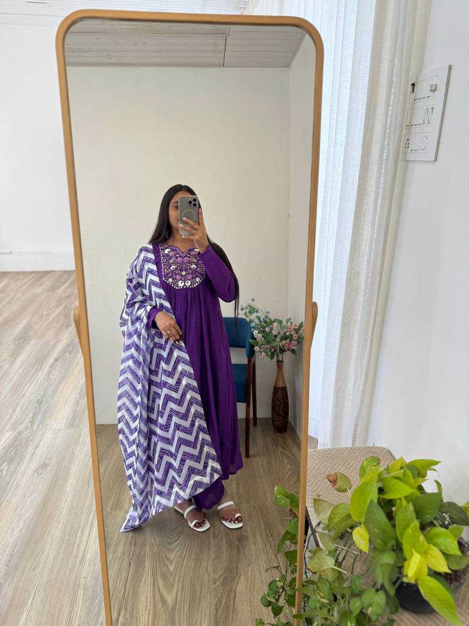 Ynf Muslin Silk KESH513 471 Gowns Wholesale Party Wear Gowns Designer Gowns Silk Gowns Manufacturer
