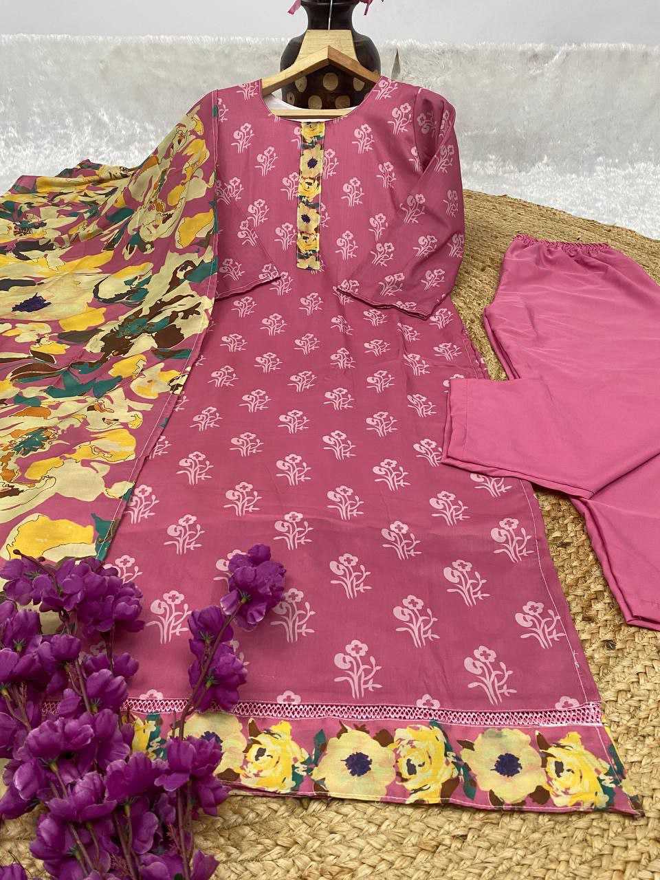Ynf Muslin Silk KESH526 G68 Kurti Wholesale Party Wear Kurtis Designer Kurtis Fancy Kurti Manufacturer