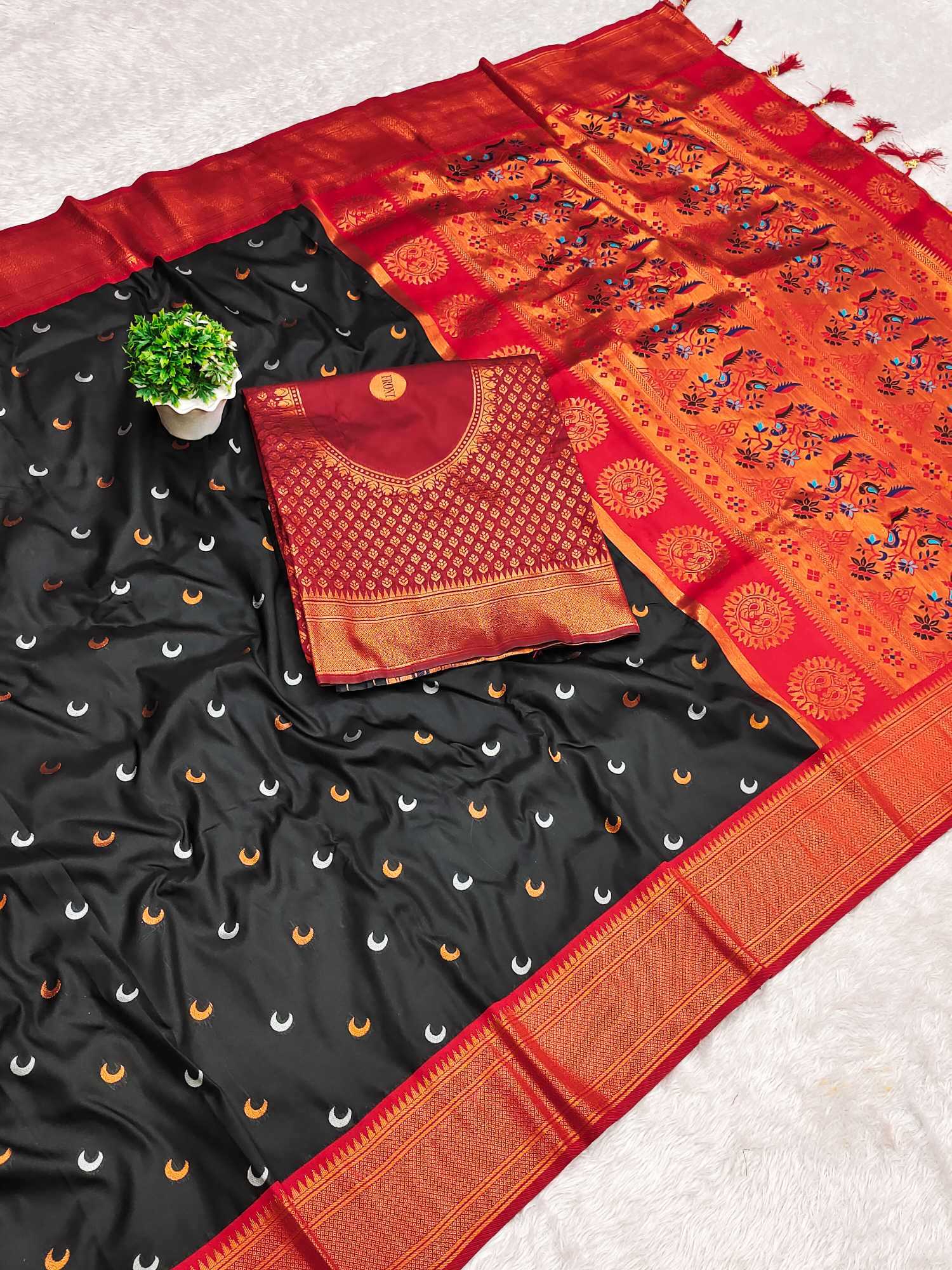 Ynf Paithani Silk RIN150 Chandrakore Paithani-2 Silk Sarees Wholesale Designer Silk Sarees Zari Border Silk Sarees Manufacturer