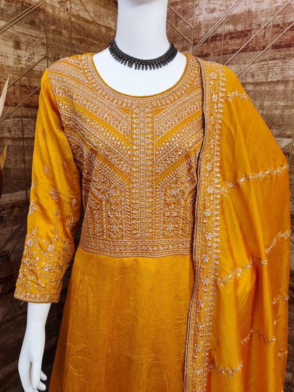 Ynf Premium Silk RIN131 9517 Gowns Wholesale Embroidery Gowns Anarkali Gown Party Gowns Long Gowns Manufacturer