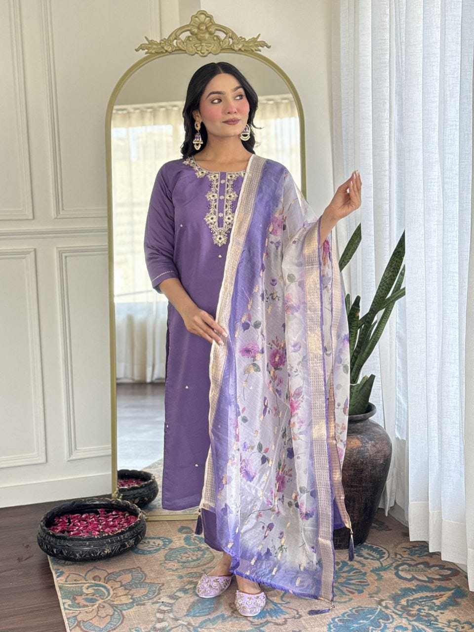 Ynf Pure Viscos RIN222 SI-242 Kurti Wholesale Designer Kurtis Rayon Kurtis Embroidered Kurtis Manufacturer