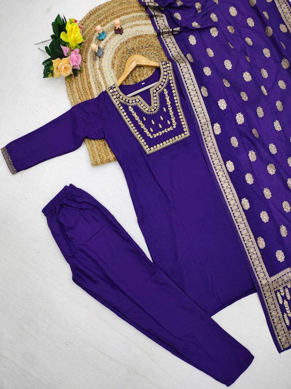Ynf Rayon KESH517 K4 Suits & Dresses Wholesale Embroidery Suits Party wear suits Silk Suits Manufacturer