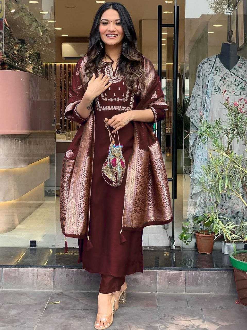 Ynf Rayon KESH517 K4 Suits & Dresses Wholesale Embroidery Suits Party wear suits Silk Suits Manufacturer