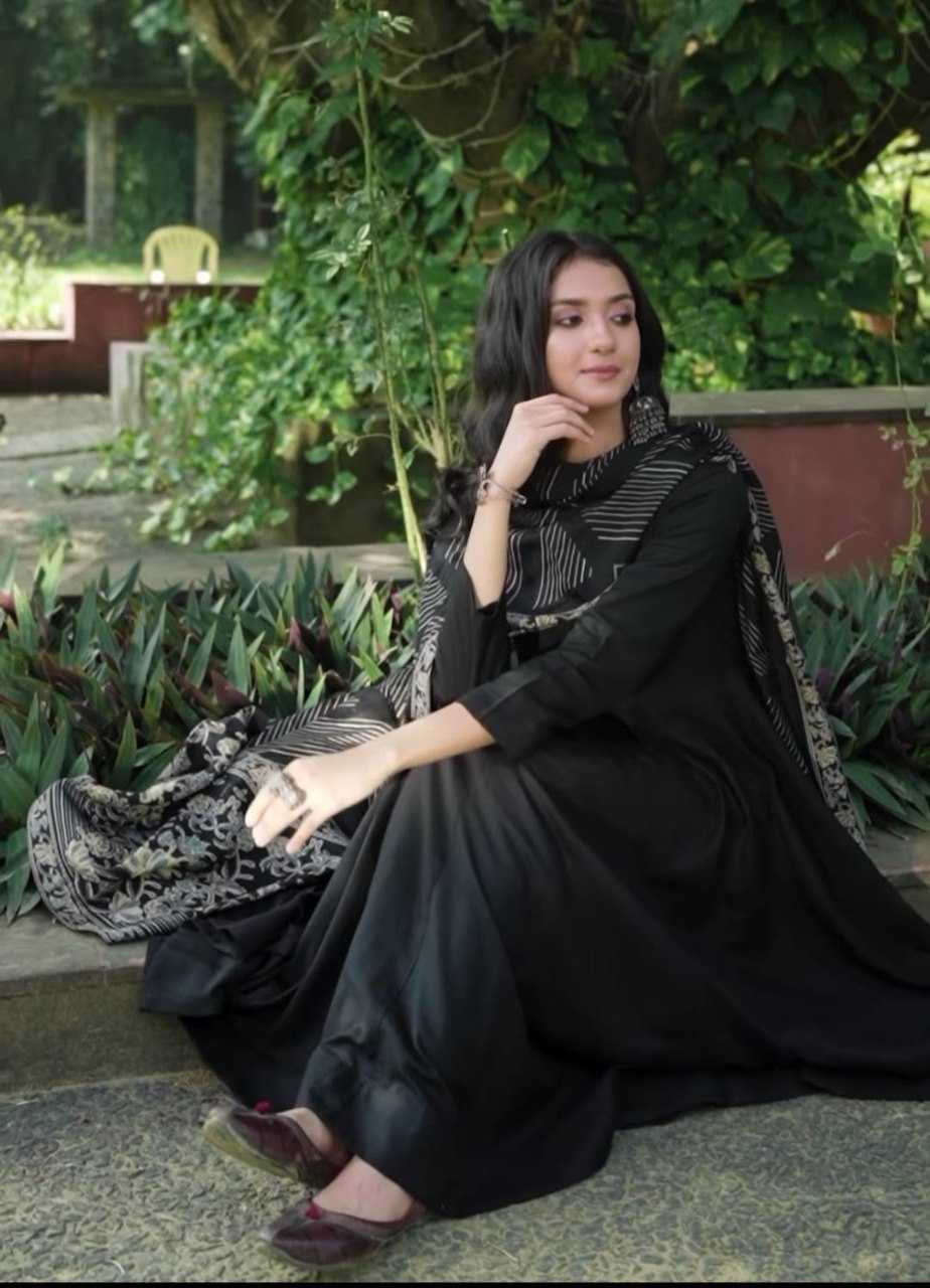 Ynf Rayon KESH559 723 Gowns Western Wears Festive Collections Wholesale Long Gowns Party Wear Gowns Black Gown Manufacturer