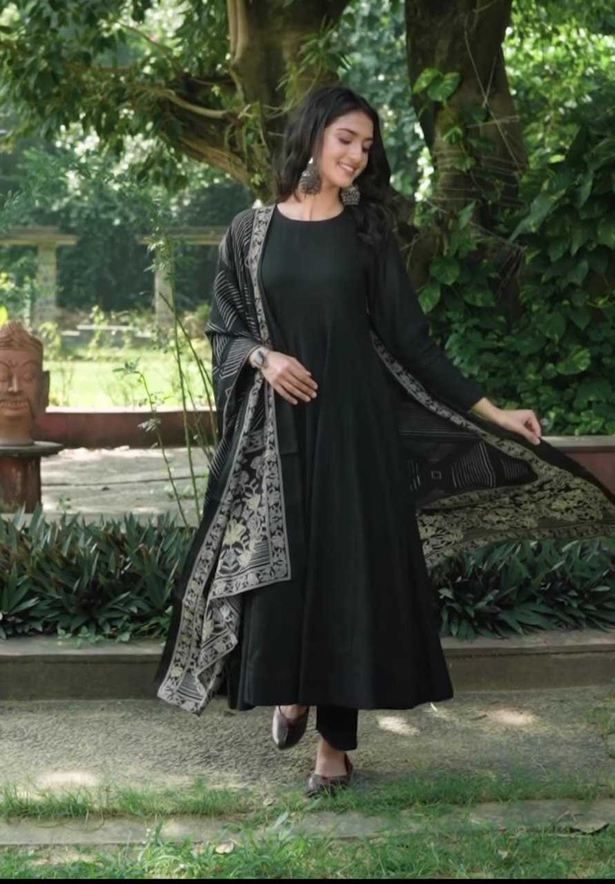 Ynf Rayon KESH559 723 Gowns Western Wears Festive Collections Wholesale Long Gowns Party Wear Gowns Black Gown Manufacturer