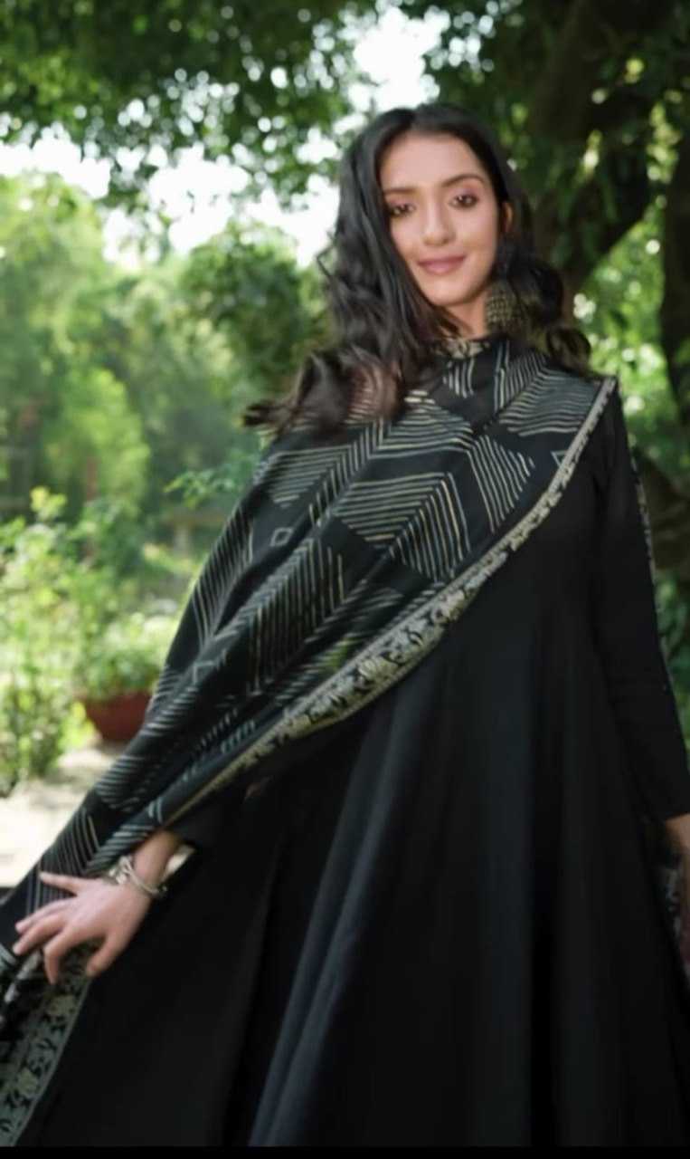 Ynf Rayon KESH559 723 Gowns Western Wears Festive Collections Wholesale Long Gowns Party Wear Gowns Black Gown Manufacturer
